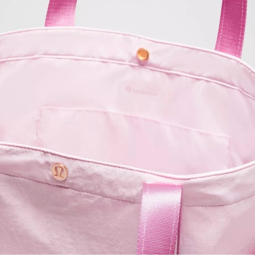 NWT Lululemon Daily Multi-Pocket Tote Bag 20L Blissful Pink/Pink Frosting - Picture 3 of 11